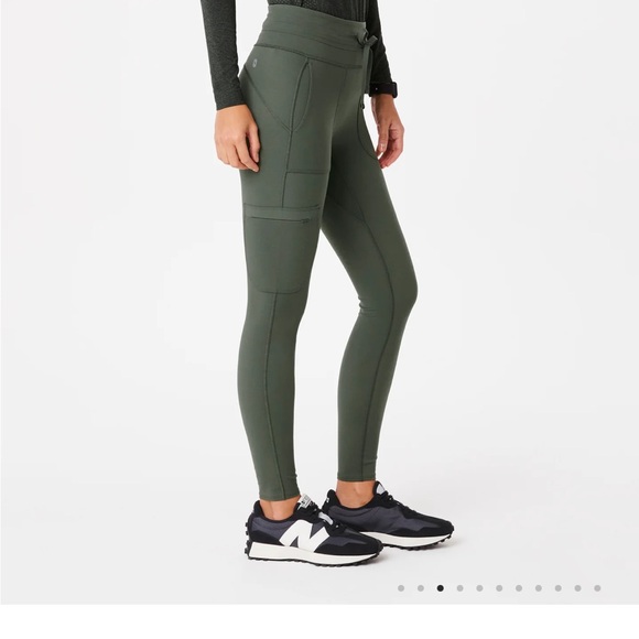 FIGS High Waisted Seville Scrub Legging in Moss - Picture 6 of 8